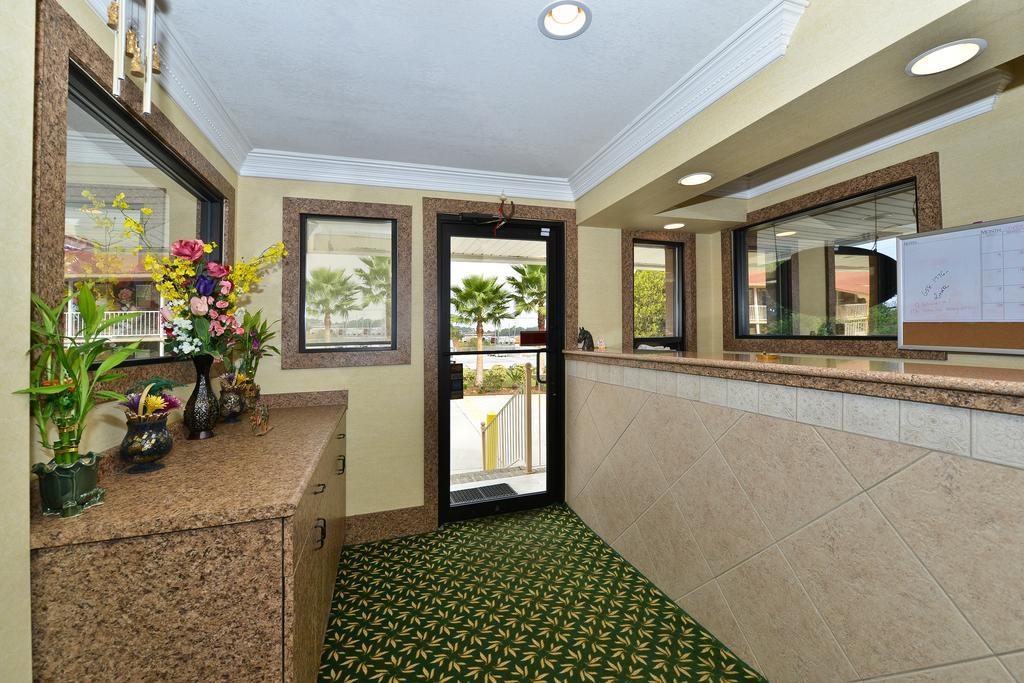 Savannah Inn And Suites Savannah Port Area Port Wentworth Interior foto