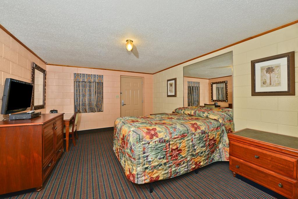 Savannah Inn And Suites Savannah Port Area Port Wentworth Quarto foto